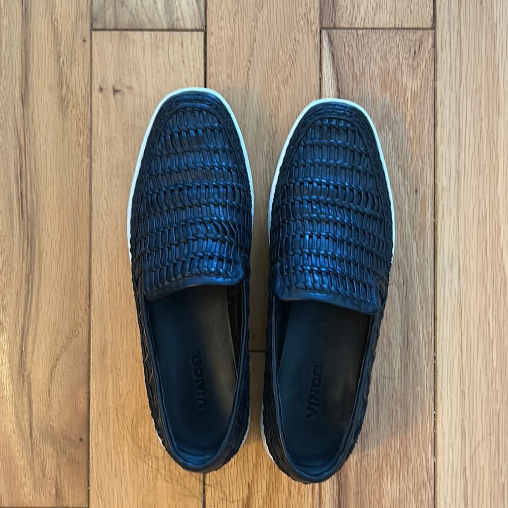 VINCE Stafford Black leather woven platform loafers/sneakers in size 6.